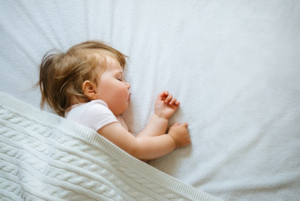 Read more about the article Porque horários rigorosos não resultam no sono do bebé?