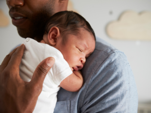 Read more about the article O que o bebé precisa para dormir bem